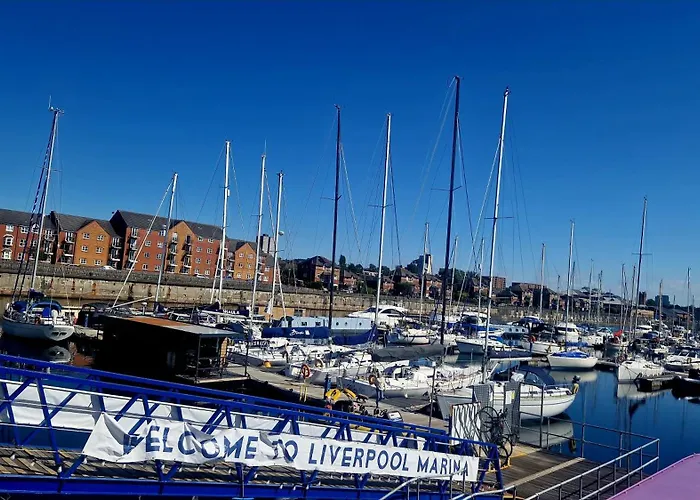 Luxury Boat Stay Liverpool Sleeping 6 Wifi